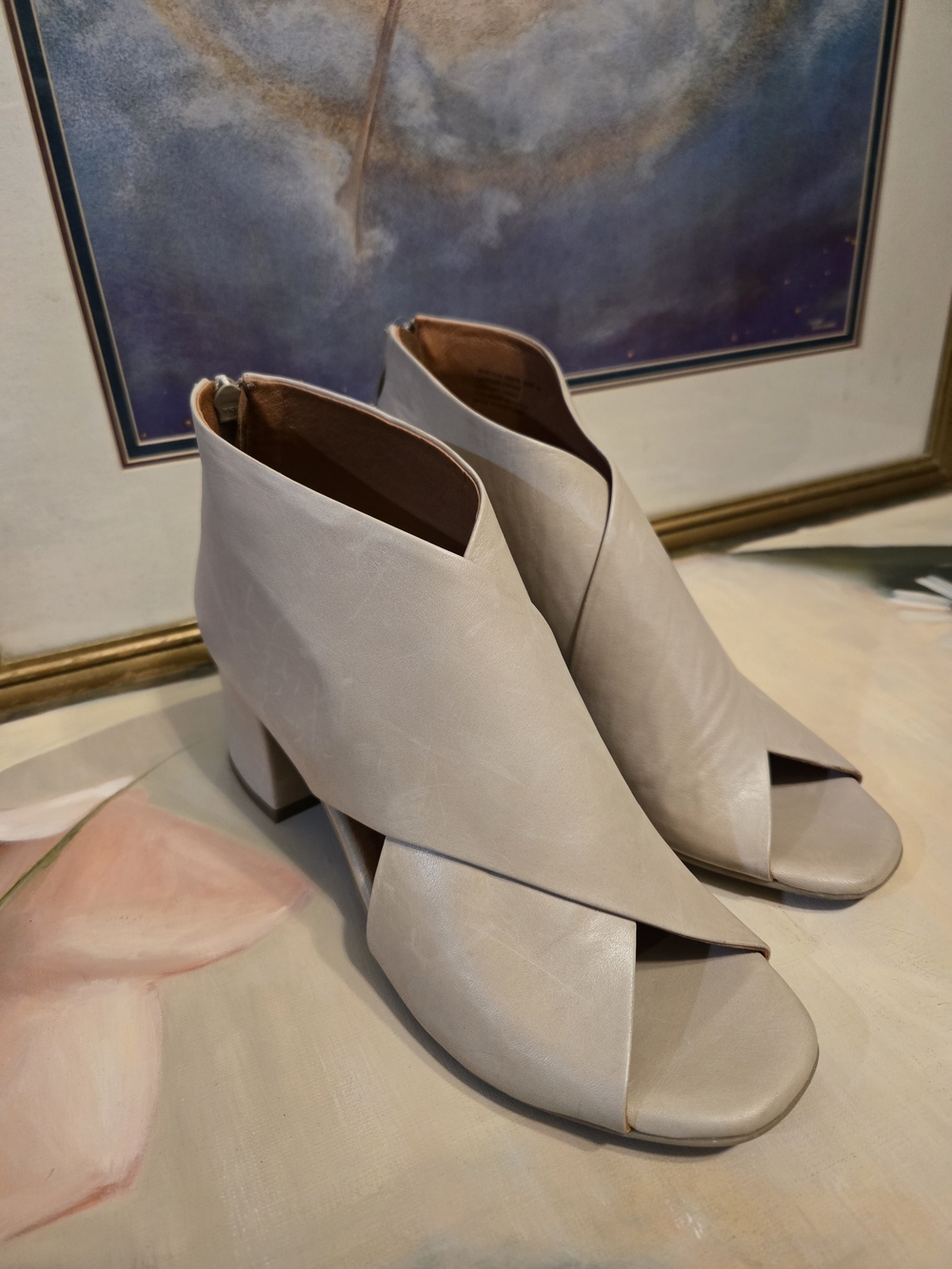 Miz Mooz Bartholomew Womens Beige  Leather Zipper Heeled Sandals Shoes Size 40